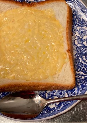 余ったパスタソースでトーストピザ-レシピのメイン写真