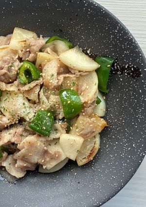 新たな辛定番♫豚バラとカブのしょうが焼き-レシピのメイン写真