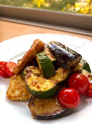 【簡単夕食】柔らか鶏胸肉と夏野菜のカレー炒め-レシピのメイン写真