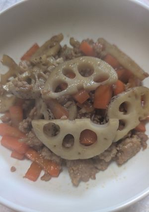 ひき肉とれんこんとにんじん炒め-レシピのメイン写真