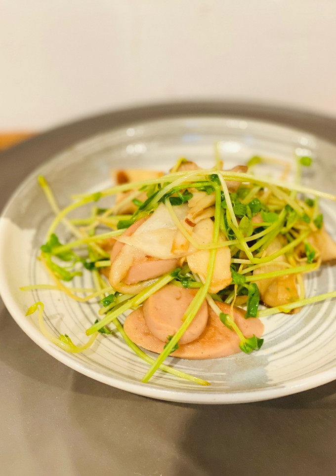 豆苗とエリンギの魚肉ソーセージ炒め-レシピのメイン写真