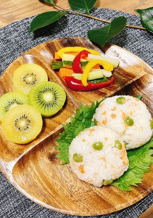 えんどう豆と鮭フレークの混ぜごはん🍙🫛🐟-レシピのメイン写真