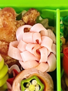 お弁当に!失敗しないハムのお花-レシピのメイン写真