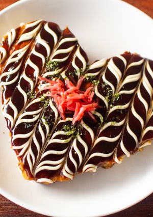 バレンタインご飯❤️型不要ハートお好み焼き-レシピのメイン写真