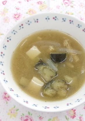 揚げなすの味噌汁【柏市学校給食】-レシピのメイン写真