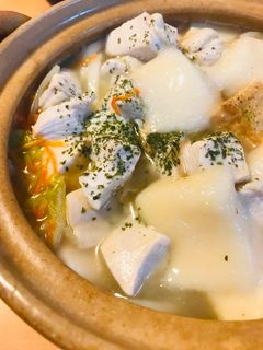 鍋の素活用●鶏肉と切り餅&うどん鍋-レシピのメイン写真