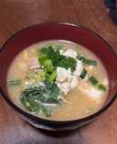 レタスと卵のコンソメ中華スープ