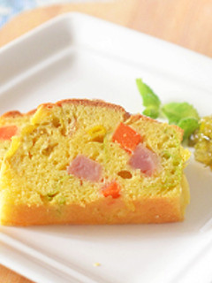 ホットケーキミックスでレタス入ケークサレ-レシピのメイン写真