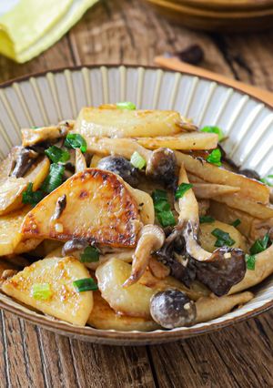 新じゃがときのこの味噌マヨ炒め-レシピのメイン写真