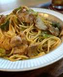 食べるラー油でキャベツたっぷり豚肉パスタ