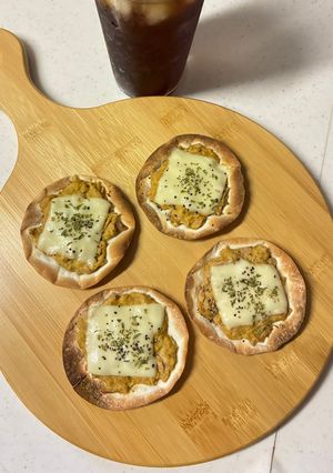 餃子の皮ピザ カレーツナマヨ-レシピのメイン写真