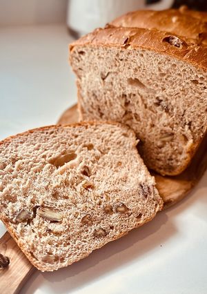 全粒粉のもちふわ山型食パン(ナッツ入り)-レシピのメイン写真