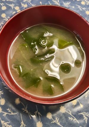 生わかめの味噌汁（煮干し出汁から）-レシピのメイン写真