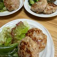 รูปของ ソース不要で簡単⭐︎エリンギ入り味噌ハンバーグ