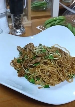 焼きそば（キャベツ、豚肉、豆苗入り）-レシピのメイン写真