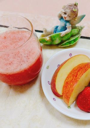 ☆苺とりんごのジュース美味♬-レシピのメイン写真