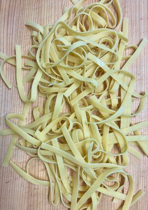 コツ:生パスタはほぐしてから茹でる-レシピのメイン写真