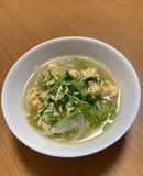 豆苗と新たまねぎのたまごスープ