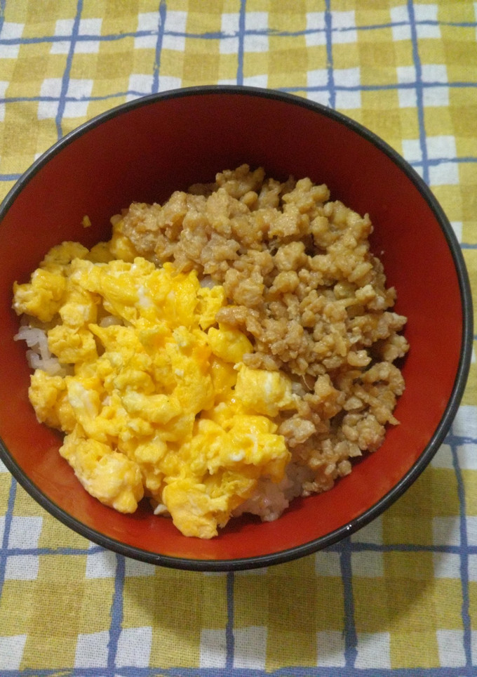 鶏そぼろと炒り卵の二色丼-レシピのメイン写真