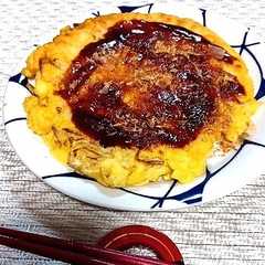 A picture of もやしと米粉のお好み焼き.