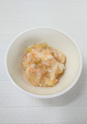【離乳食中期】冬野菜と鮭のおかゆ-レシピのメイン写真