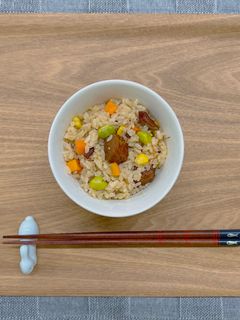 焼き鳥缶の彩り炊き込みご飯-レシピのメイン写真