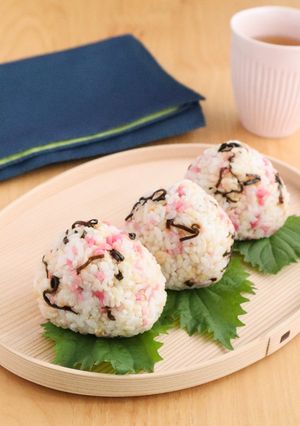 紅生姜と天かすの塩昆布おにぎり-レシピのメイン写真