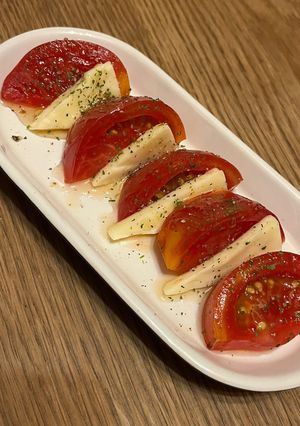 余ったトマトで簡単オシャレカプレーゼ-レシピのメイン写真