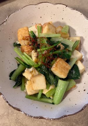 厚揚げと小松菜のにんにく味噌バター炒め-レシピのメイン写真