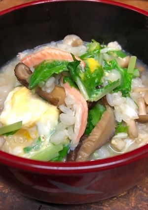 簡単🔰秋冬ポカポカ♨️カニと水菜ときのこの雑炊-レシピのメイン写真