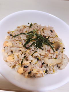 鮭としめじと豆苗の白だし炊き込みご飯-レシピのメイン写真