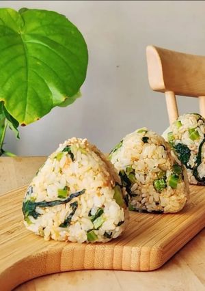 受験生のおにぎり☆小松菜&しらす朝食夜食-レシピのメイン写真