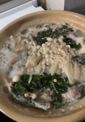 白菜春菊えのき豚肉の！土鍋で簡単一人鍋-レシピのメイン写真