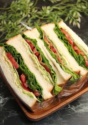 簡単！贅沢野菜とアボカドクリームサンド-レシピのメイン写真