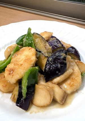 【簡単夕食】柔らか鶏胸肉と茄子ピーマンの味噌炒め-レシピのメイン写真