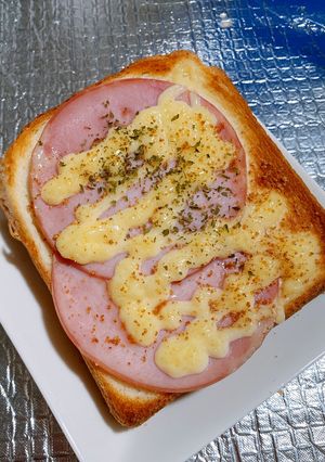 ハムのマヨハーブソルトトースト♡-レシピのメイン写真