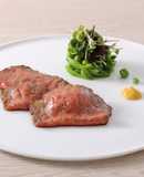 鹿児島黒牛もも肉のローストビーフ