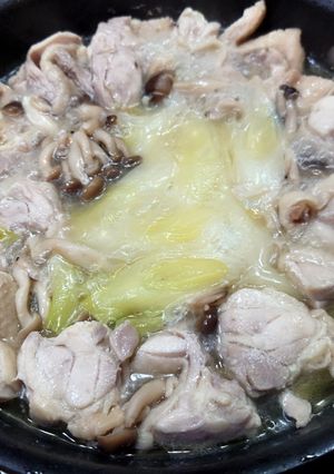 超簡単！鶏ももとキノコのねぎ塩なべ-レシピのメイン写真