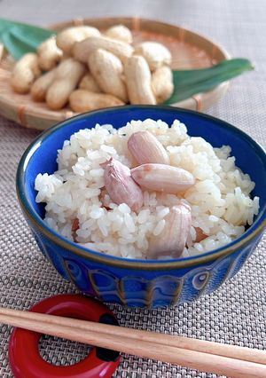 炊飯器で簡単★落花生の洋風炊き込みご飯-レシピのメイン写真