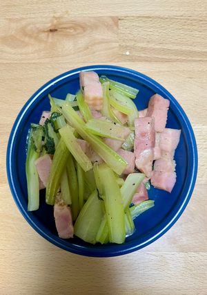 セロリと角切りベーコンのビネガーソテー-レシピのメイン写真
