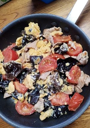 豚肉とキクラゲとトマトと卵の炒めもの-レシピのメイン写真