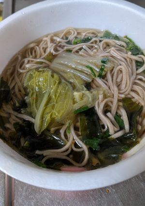 カップ麺に鍋野菜(蕎麦　うどん）-レシピのメイン写真