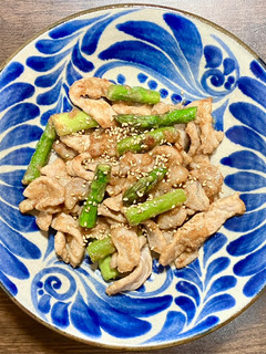 豚ロース肉とアスパラガスのゴマ炒め-レシピのメイン写真
