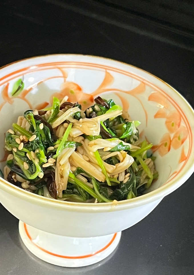 レンジで3分！豆苗とエノキの塩昆布和え-レシピのメイン写真