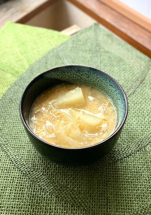 普通に美味しい☆お味噌汁 じゃが芋玉ねぎ-レシピのメイン写真