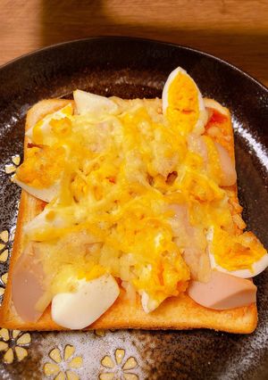 ゆで卵と魚肉ソーセージのピザトースト-レシピのメイン写真