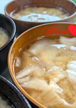 シンプル旨い！新玉ねぎの味噌汁-レシピのメイン写真