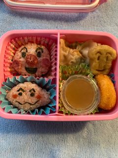 アンパンマンとカレーパンマンおにぎり-レシピのメイン写真