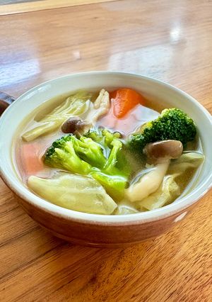 血糖値急上昇を防ぐ!食前のコンソメスープ-レシピのメイン写真