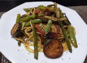 緑の野菜とベーコンのペペロンチーノ-レシピのメイン写真
